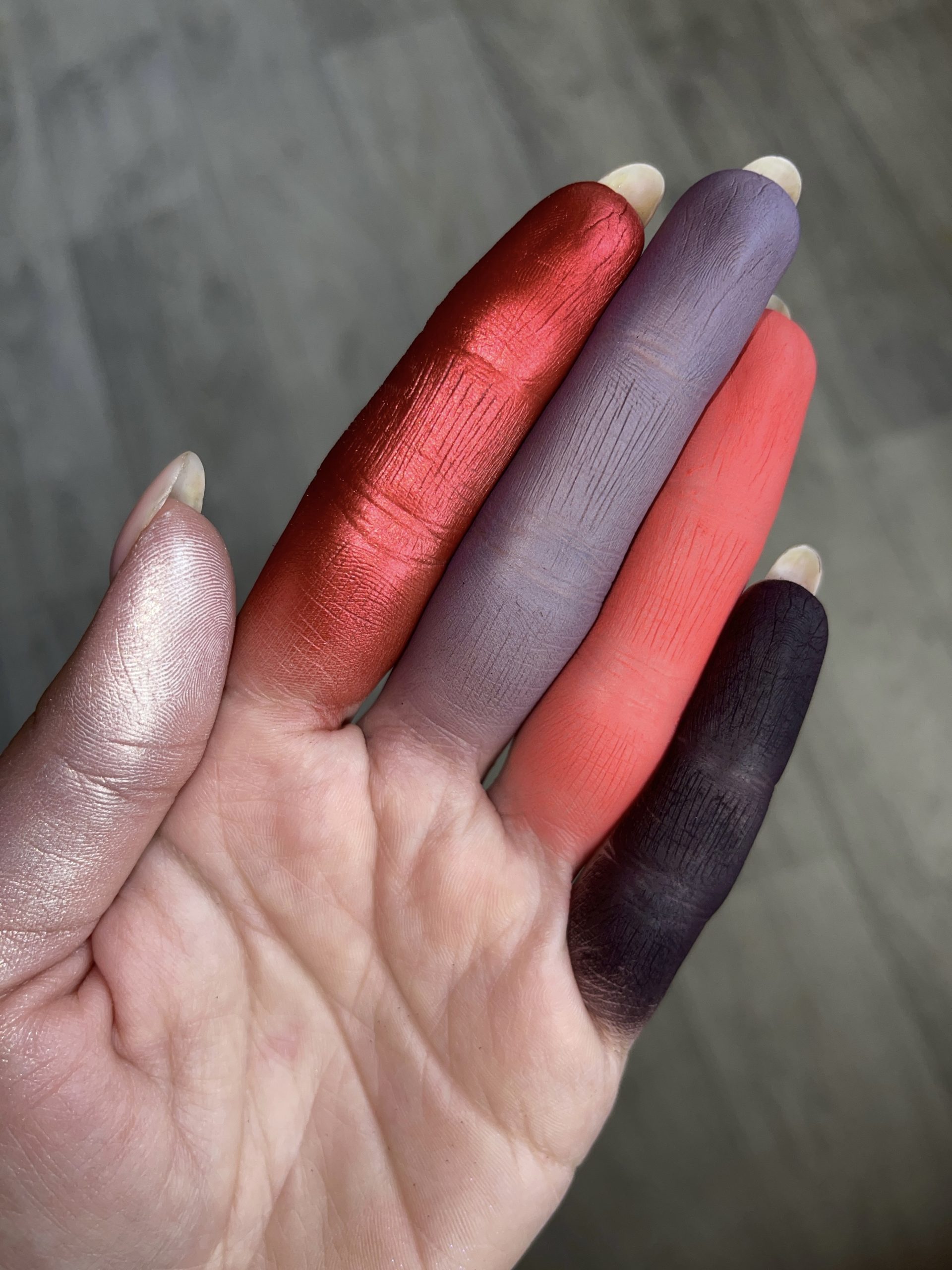 EYESHADOWS PALETTE E34 RED MUNIA - Image 4