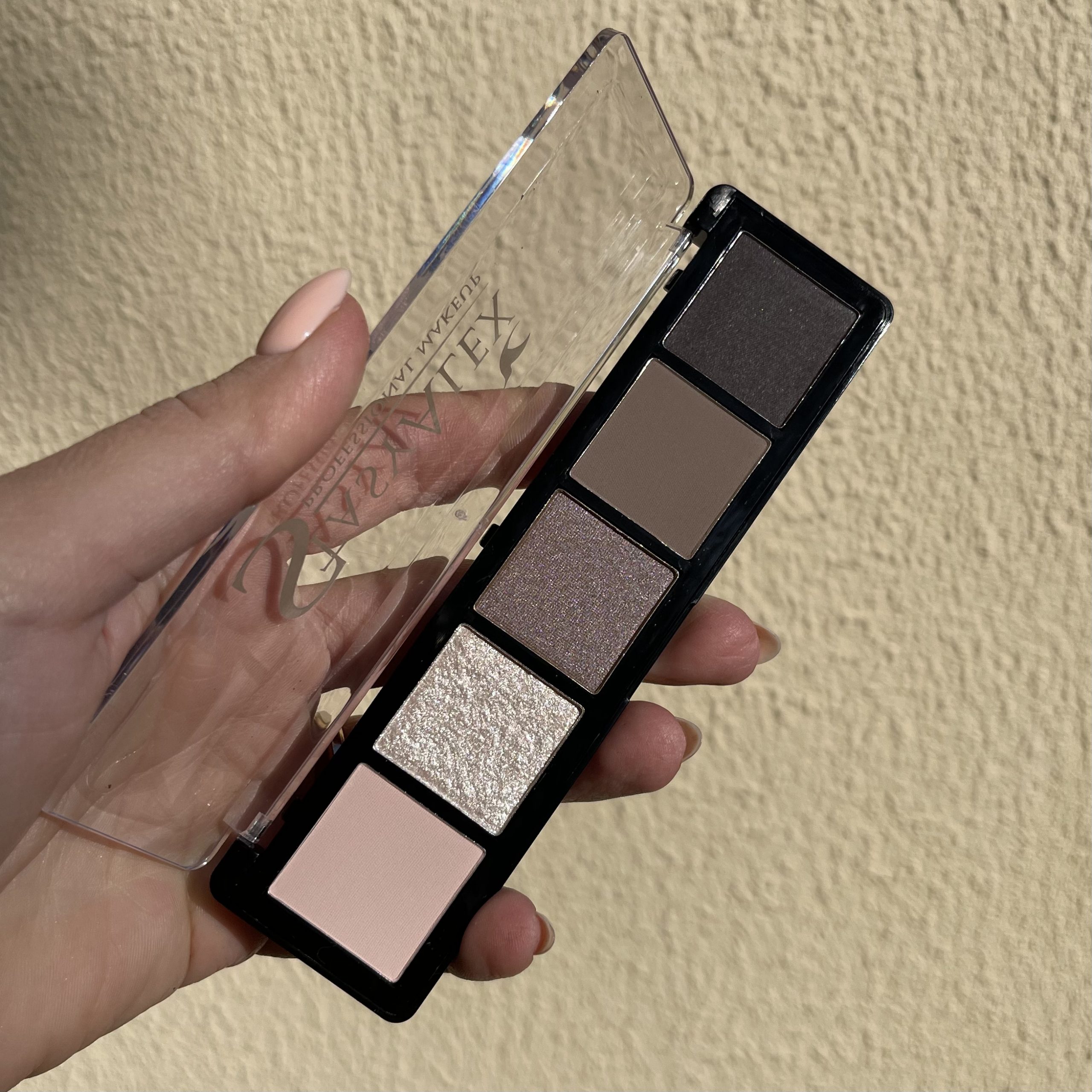 EYESHADOWS PALETTE E32 WEDDING SWAN - Image 2